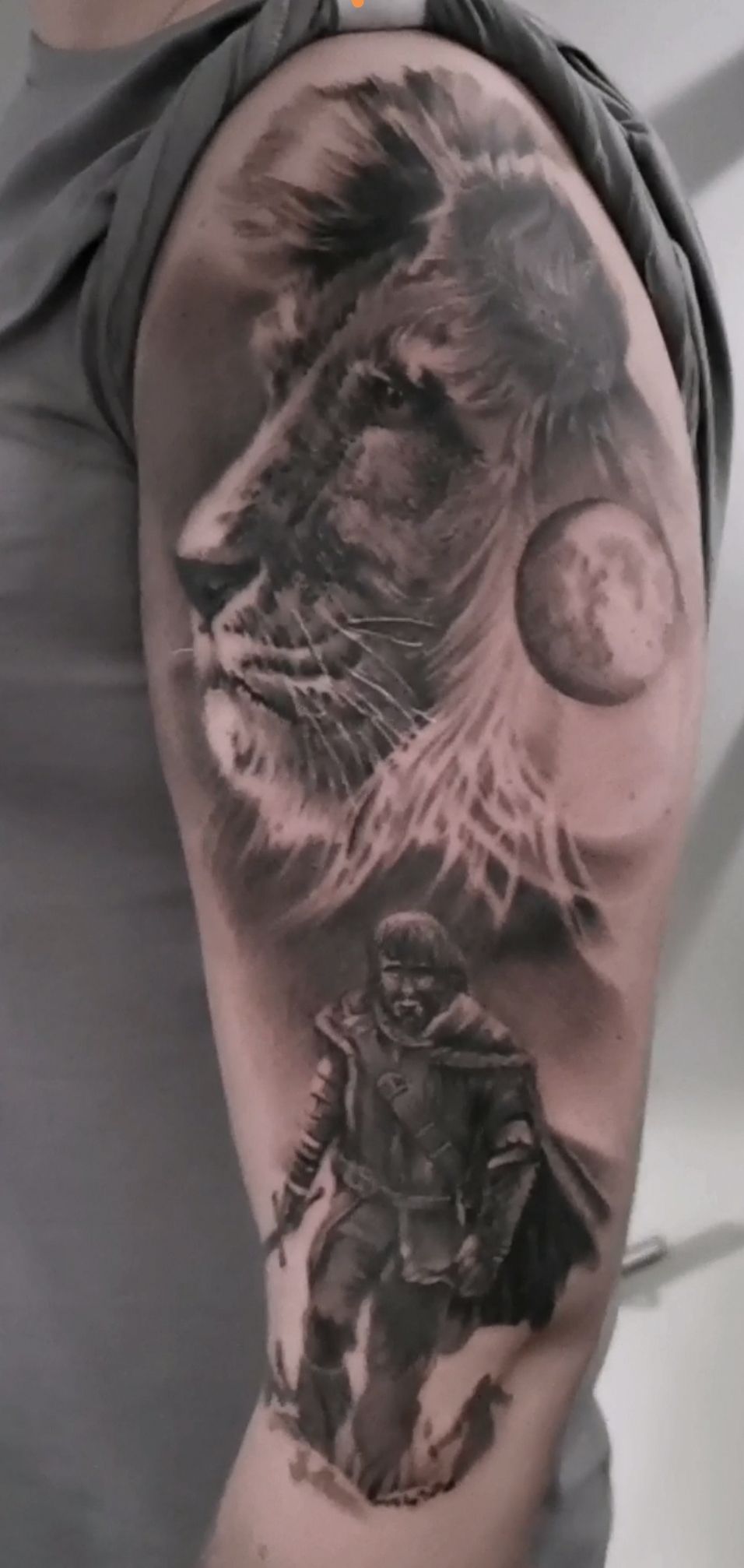 Tattoo Löwe und Krieger